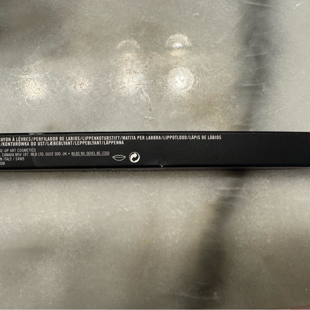 MAC Lip Pencil in Cork - Full Size - NEW - Picture 2 of 2